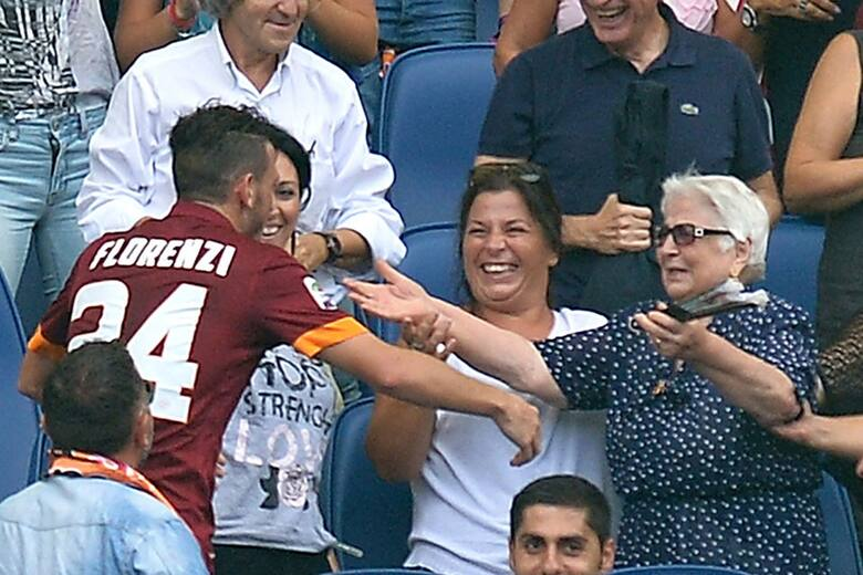 El 21 de septiembre de 2014 Alessandro Florenzi marcó en la segunda jornada de Serie A ante el Cagliari. Un gol que contó con una de las celebraciones más icónicas y emotivas que se recuerdan en el mundo del fútbol y que dejó una imagen de ternura y cariño no antes vista en los estadios del Calcio.